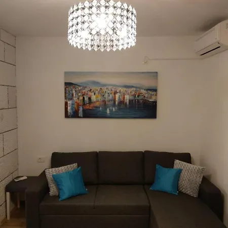 Hitri - One Bedroom With Terrace And Garden View Διαμέρισμα *