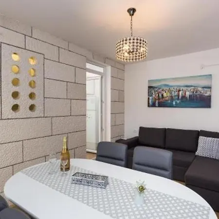 Апартаменты Hitri - One Bedroom With Terrace And Garden View Дубровник